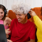 Pourquoi opter pour des chèques cadeaux culturels 100% en ligne pour les salariés d'une entreprise ?