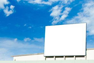 Quel format d’Akilux privilégier pour maximiser la visibilité en bord de route ?